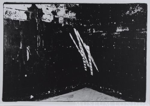 FLOATING OBJECTS: B780607-19