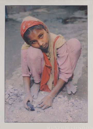 KALCUTT, PRINT # 88458: GIRL SORTING CHARCOAL