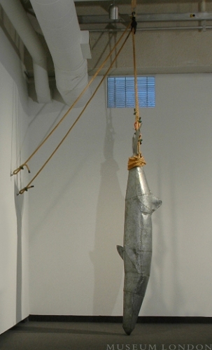 HANGING FIN (WHALE)