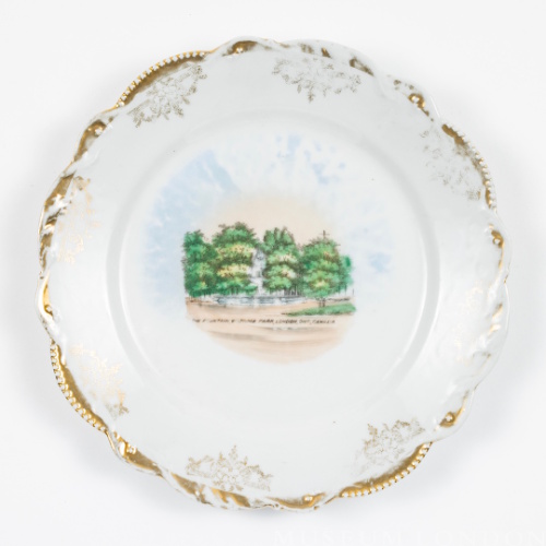 "Victoria Park Fountain", Souvenir Plate