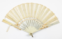 Daisy Patterned Silk Fan
