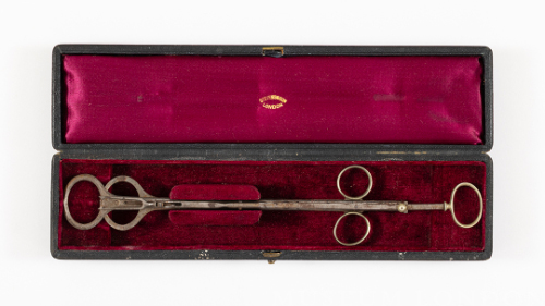 Case with Tonsillotome