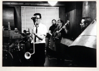IN THE RECORDING STUDIO - CHLO.  GREG CURNOE, JOHN BOYLE, HUGH MCINTYRE, JOHN CLEMENT, MURRAY FAVRO, OCTOBER 1966