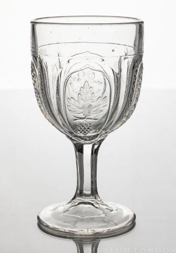 Glass Goblet (Magnet and Grape)