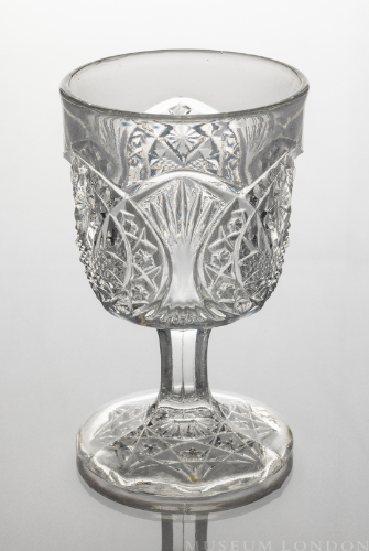 Wine Glass (Beaded Oval and Fan No.2)