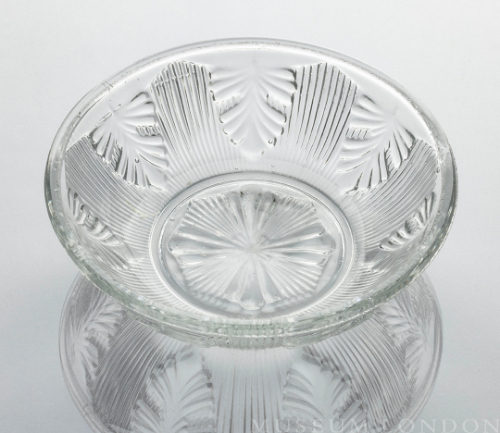 Glass Nappy (Palm Stub / Inverted Fern)