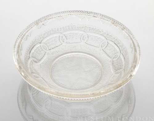 Glass Nappy (Large Stippled Chain)