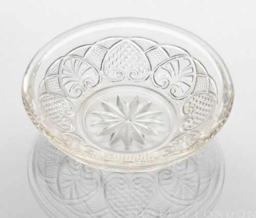 Glass Nappy (Palmette)