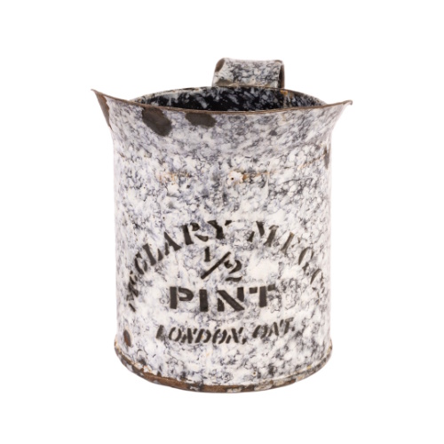 Graniteware Half Pint Measuring Cup