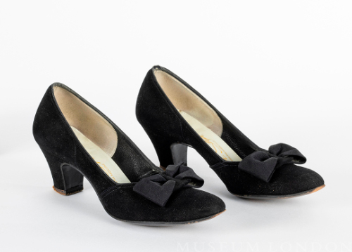 Pair of Black Pumps with Ribbon Bows