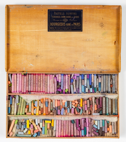Box of "Bourgeois Ainé A Paris" Pastels