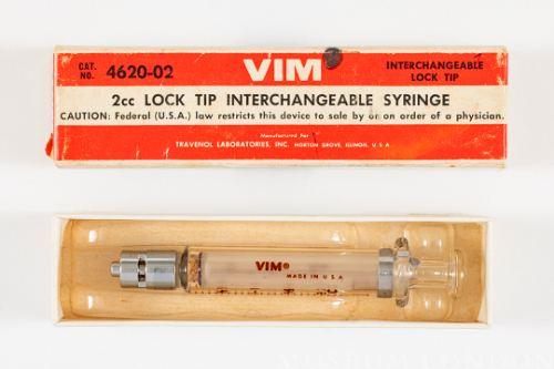 2cc syringe in box