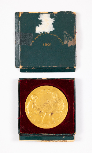 Gold Medal (Original). Pan American Exposition 1901. Awarded to John Labatt. Ale & Porter.