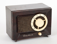 Fleetwood Tabletop Radio
